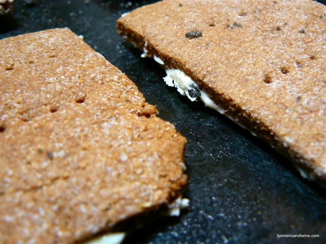 graham crackers with white chocolate frosting